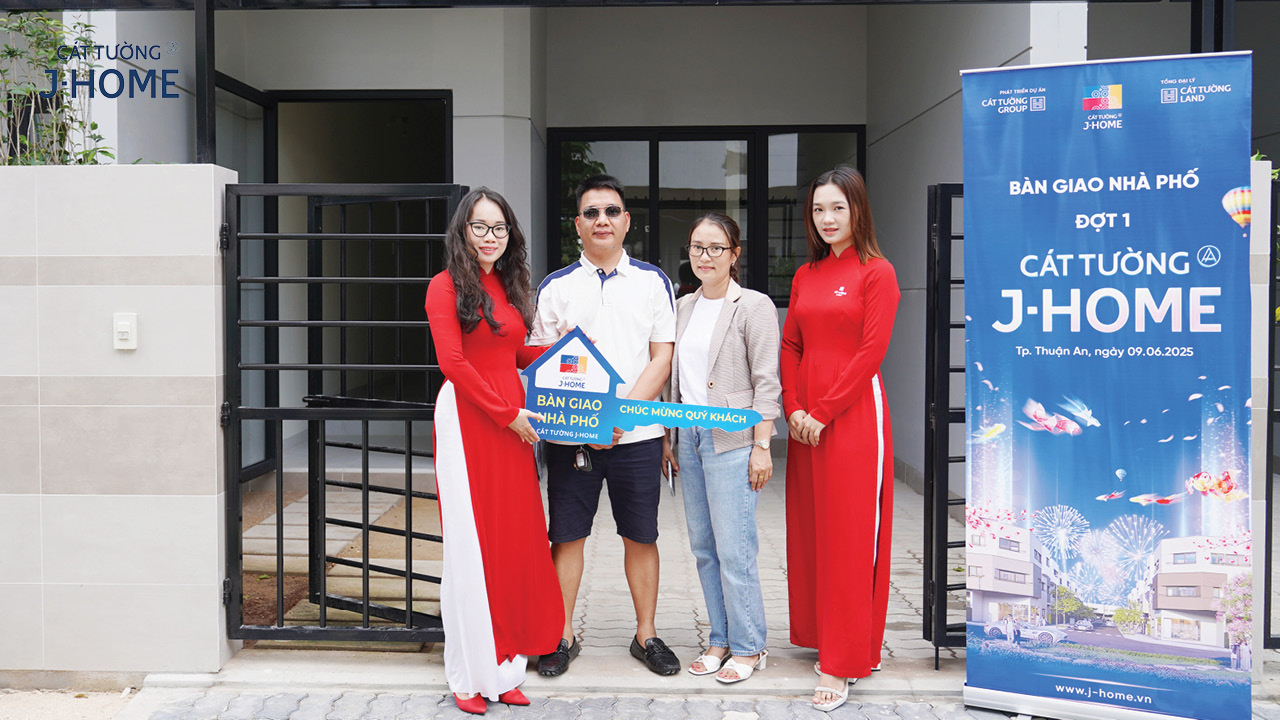 Cư dân Cát Tường J-Home làm thủ tục