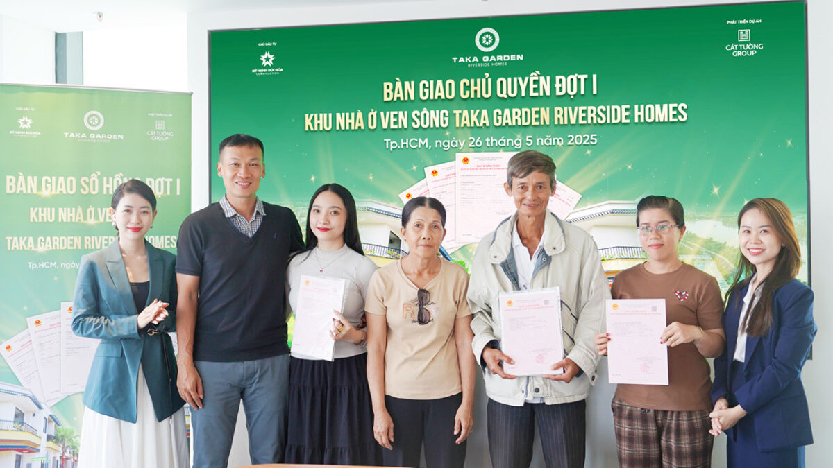 Bàn giao sổ hồng dự án Taka Garden Riverside Homes: Khẳng định uy tín và cam kết pháp lý vững vàng
